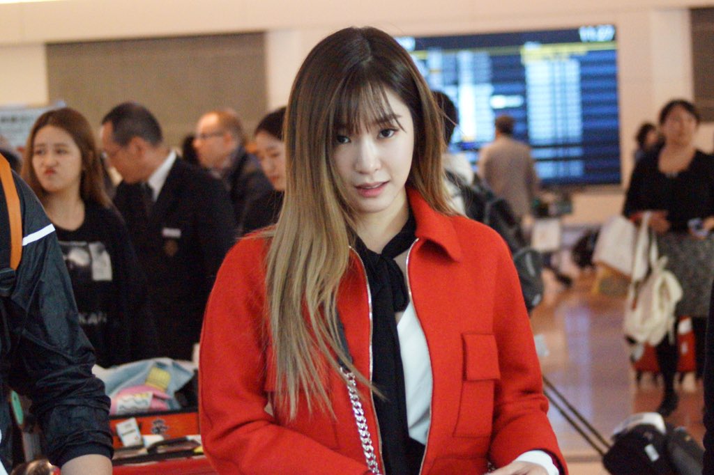 fhiro4's tweet photo. @fhiro4 151024 少女時代Tiffany 羽田空港 https://t.co/LcAlTynl4z