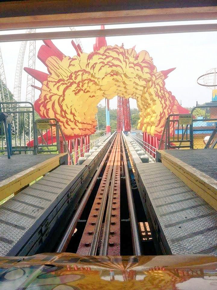 Enrique_lz's tweet photo. Melhor brinquedo 🎢🎢 #hopihari #katapul #horadohorror 21/10/15 😍😍😍😍😍 @hopihari @BlogHoradHorror @HopiHariMania https://t.co/8fvFWeeet1