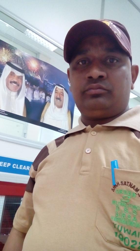devrajinsan's tweet photo. @ITwingDSS #Craze4MSG2 Blood Donation Camp In Kuwait........ https://t.co/e1KWMnG47L
