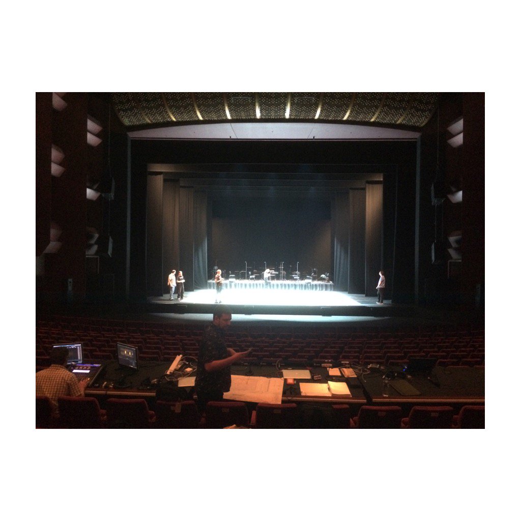 RafaelBonachela's tweet photo. Technical rehearsals under way #SDCTriptych @artscentremelb @sydneydanceco https://t.co/ktUt9WqLR3