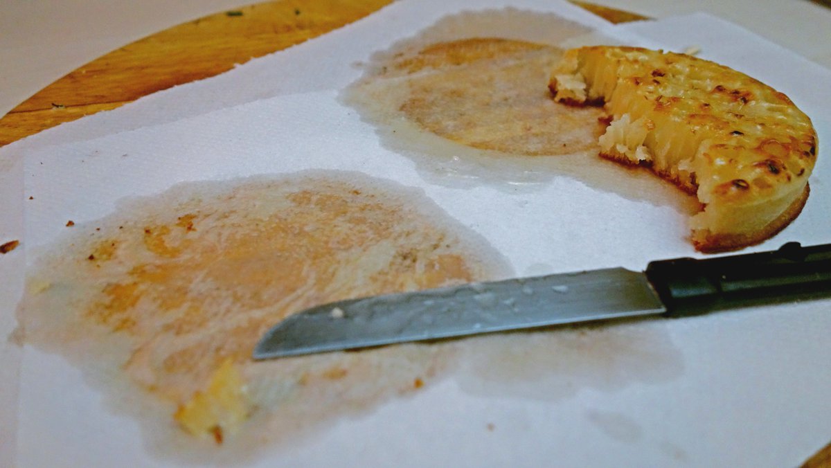 KarlShaharudin's tweet photo. crumpet: so naughty, it leaves a stain https://t.co/F2cO6U8SzN