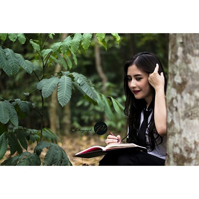 hanifumboh's tweet photo. Galeri Foto Prilly [01] ❤ https://t.co/mdvziGyoJZ