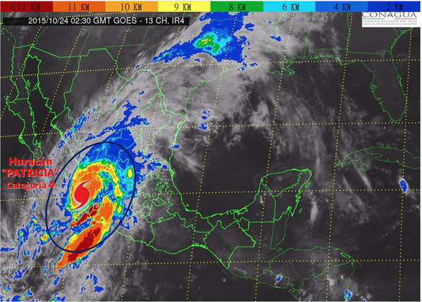 CNNEE's tweet image. Huracán #Patricia (ahora categoría 4) está a 75 km al sureste de #PuertoVallarta cnn.it/1XoPiQe