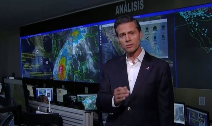 gobmx's tweet photo. "Aún no podemos bajar la guardia, la parte más peligrosa de #HuracánPatricia aún está por ingresar": @EPN https://t.co/g20zuiVEIm