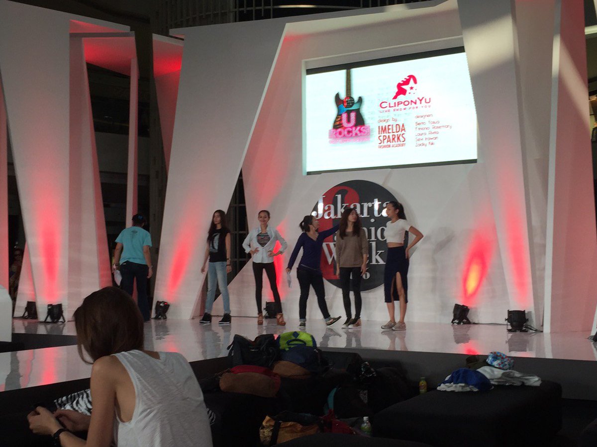 CLIPONYU's tweet photo. DONE GR! @JKTfashion @senayancity @UFM947 @ISFA25 Visuu Gallery @Eka_keyLa @Ginaputri @Queen_paris  #2 https://t.co/Hc8vlL10MS