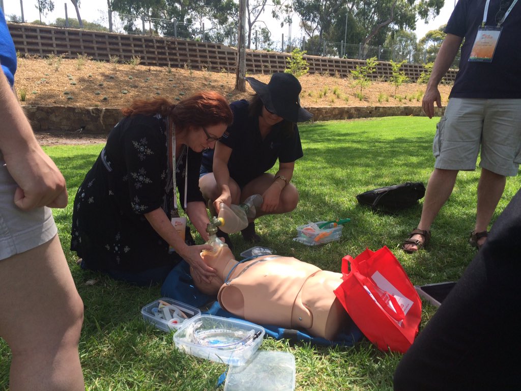 ACRRM's tweet photo. Afternoon workshops in the sun for #RMA15 #medstudents #ACRRM https://t.co/UKxbgj3iNC