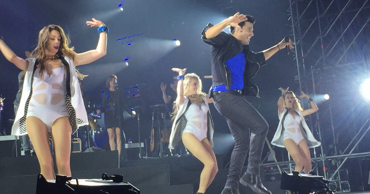CHAYANNEMUSIC's tweet photo. Cuanto cariño!! Gracias #León #Mexico #ThanksMexico #LiveMexico #EnTodoEstareTour FOTOS: https://t.co/COMyiZhoKX https://t.co/0PWhlP50YJ
