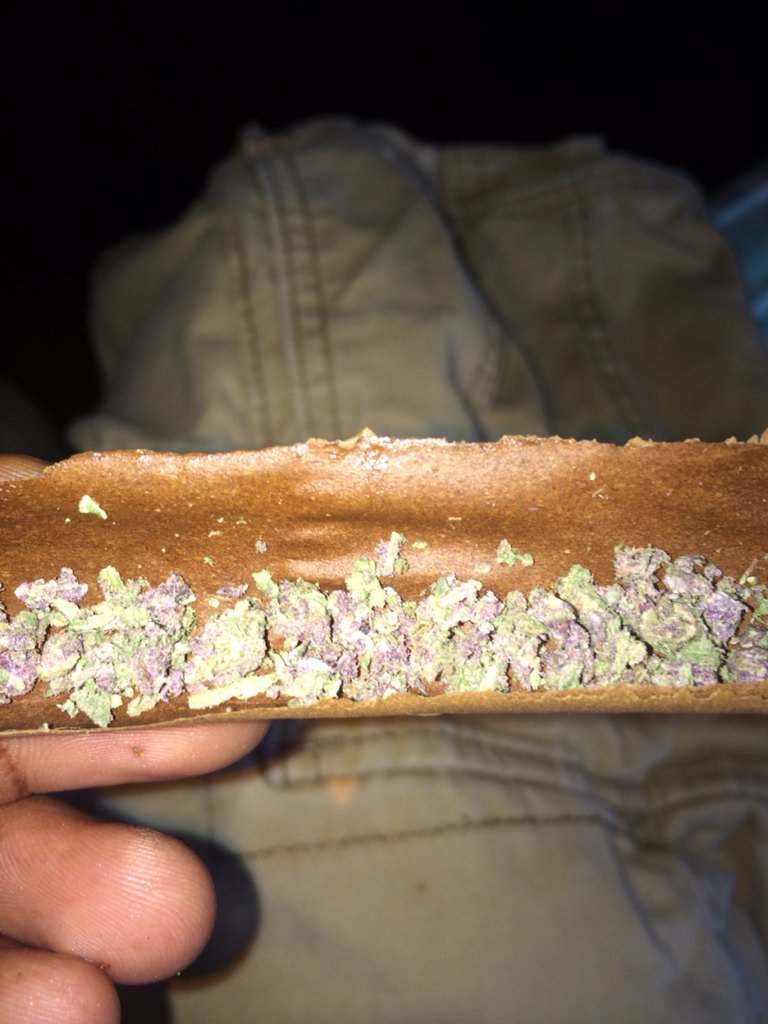 ChoppaBBE_'s tweet photo. I just smoke 💪 tho https://t.co/QviB8oBbjF
