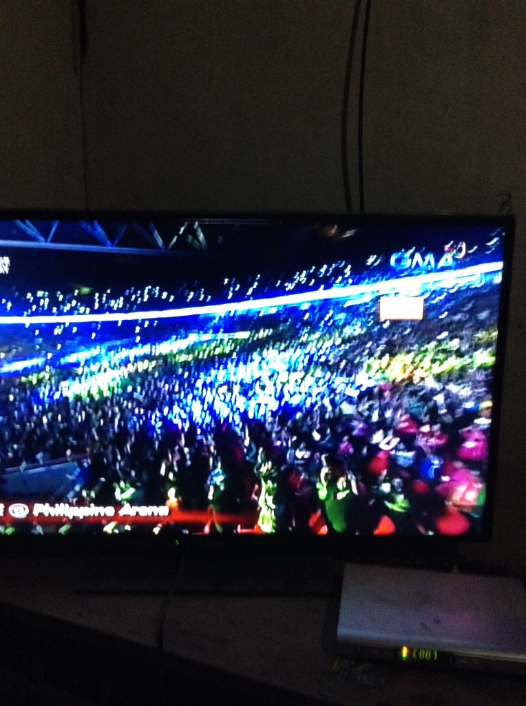 irelleic's tweet photo. omg ang daming tao hahahahaj ayieeee #ALDdubEBTamangPanahon #TVOnly hehehe https://t.co/sWi1r95Kqc