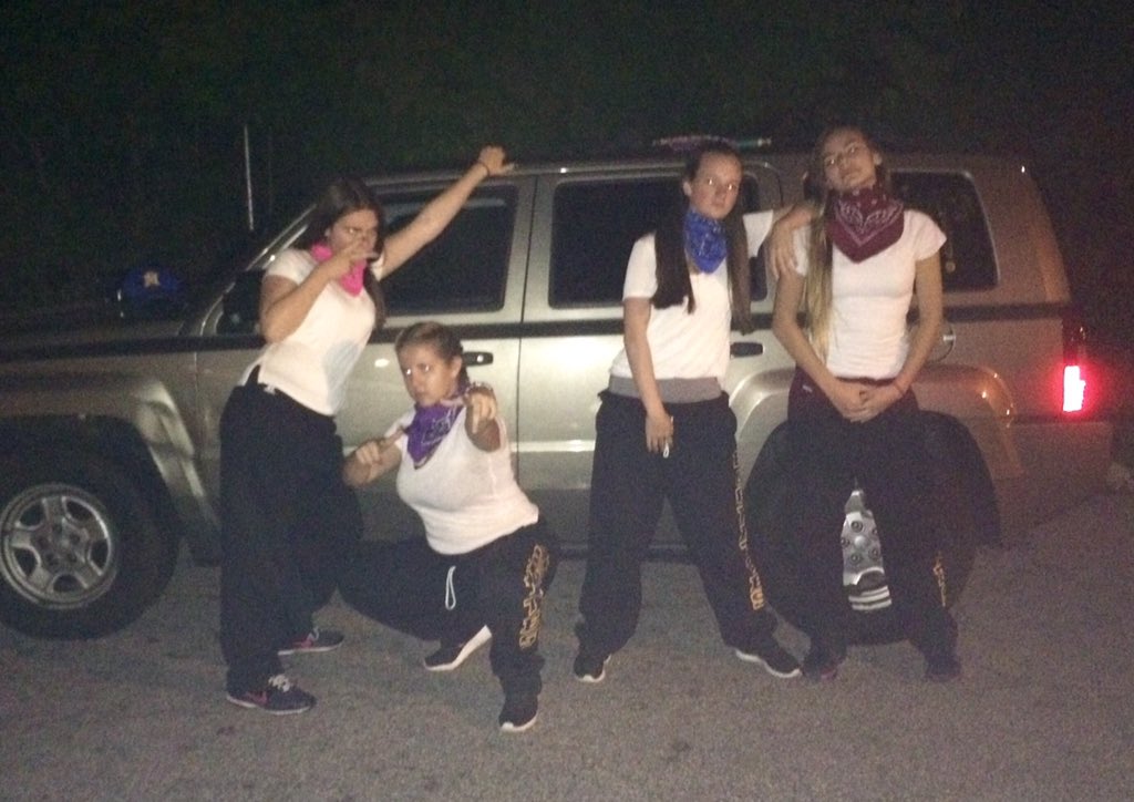 vickytts's tweet photo. Love my "yung thugs" to pieces ππ»ππ #EMVK @_kamilanicole @stacy_thebner #kristen https://t.co/Xgk1TrK92N