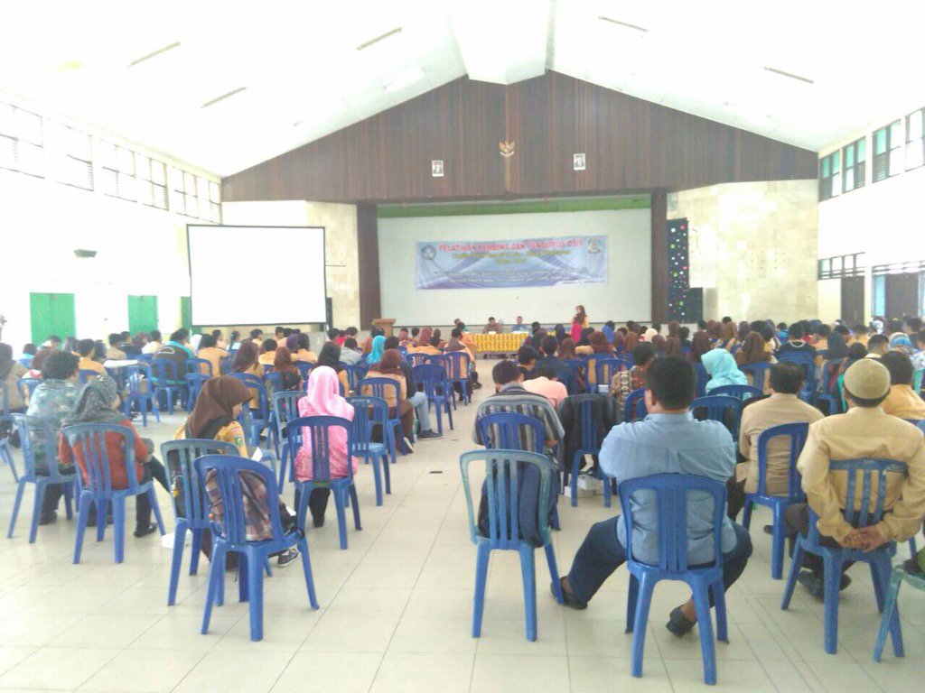 Hari ke-3 Tim Fobal&amp;bbrpa perwakilan anggota Osis menghadiri sosialisasi Pelatihan Pembinaan&amp;Pengurus Osis di SMK 1