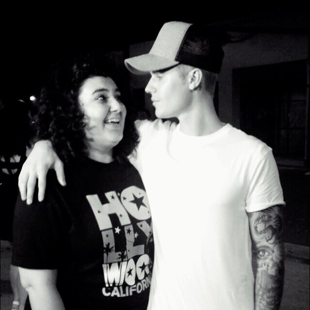 JDBinspiresDLP's tweet photo. #EMABiggestFanJustinBieber ❤️❤️❤️❤️❤️❤️❤️ https://t.co/C1HlKuaGC2