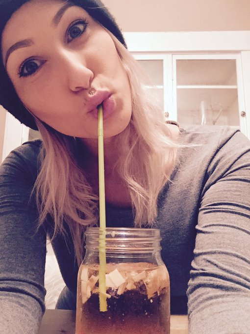 Apples to apples night https://t.co/CnS0q3s2nW