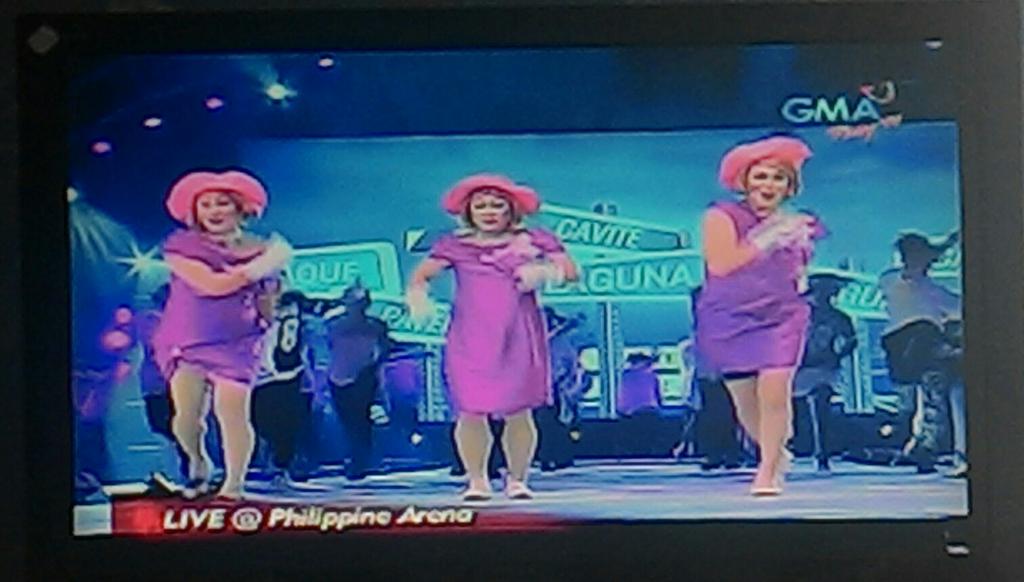 BakerRhia's tweet photo. @EatBulaga Dati sa boob tube lang, now nasa YouTube na. Wow. Fantastic, baby! -Team Abroad #AldubEBTamangPanahon https://t.co/b7ToQ6VhNX