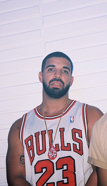 Happy 29th birthday to my husband/dad Aubrey Drake Graham    do some really big tings today 