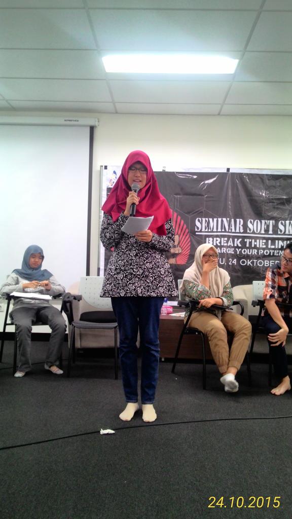 psdmBEMFFUI's tweet photo. Pemaparan jawaban oleh masing masing kelompok https://t.co/L5pPPLct8d