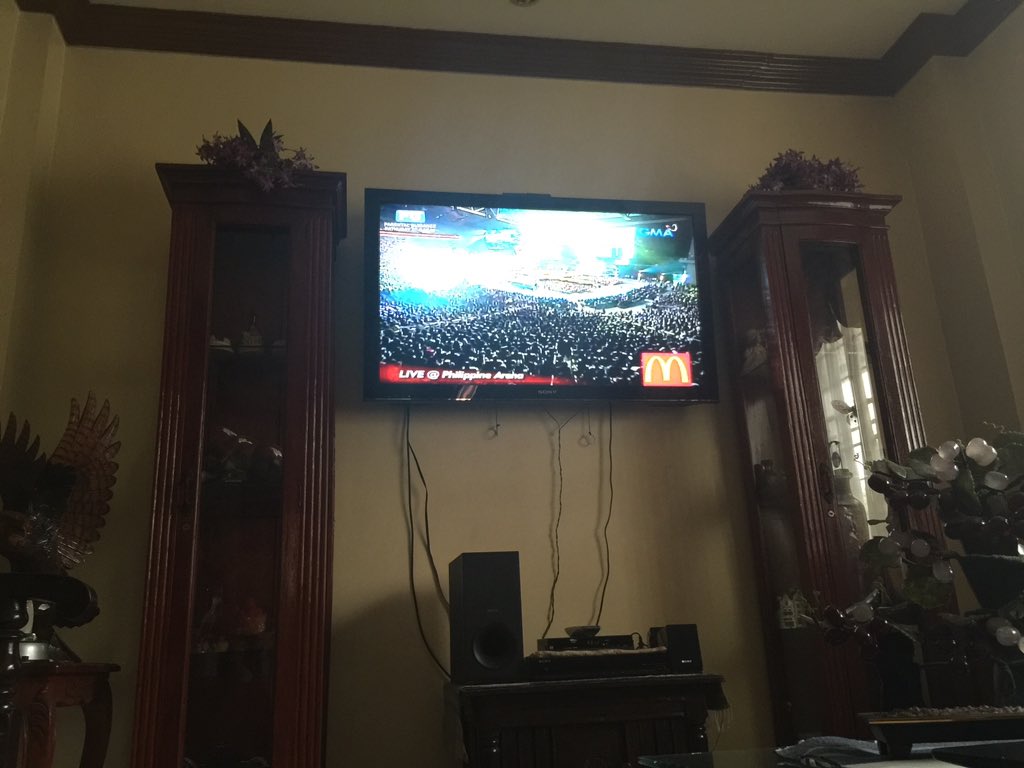 its_yUaN's tweet photo. Team bahay #ALDubEBTamangPanahon https://t.co/byxNbWenGd