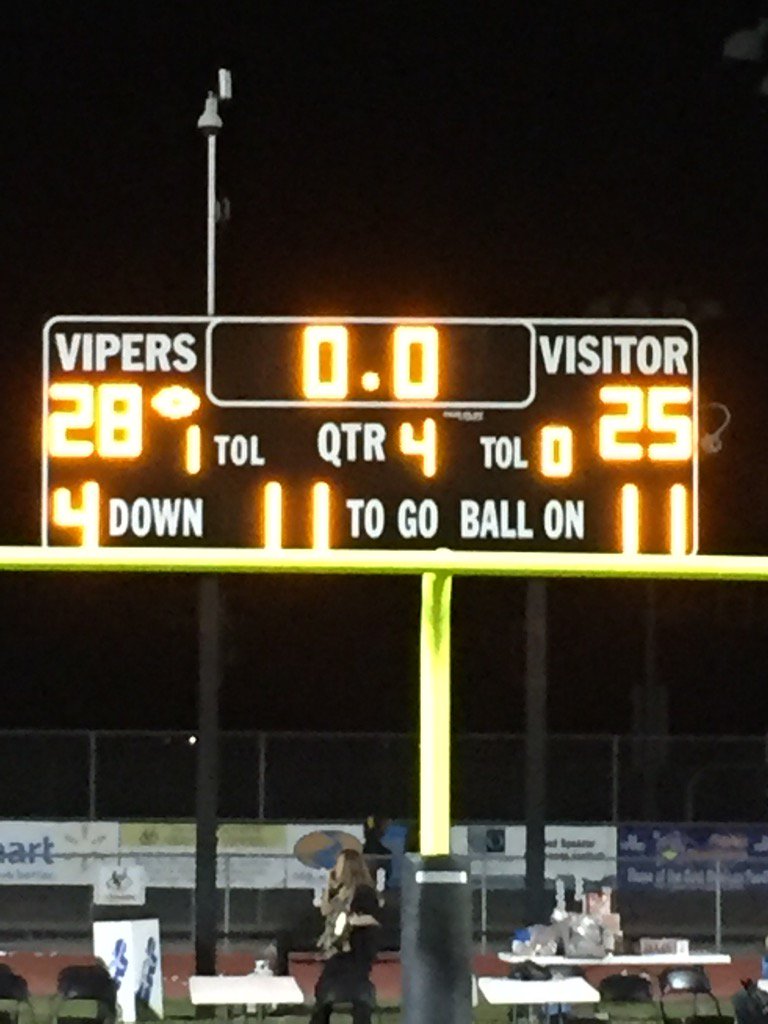 CoachDuplain's tweet image. Vipers stay undefeated. Next week district rival Desert Edge. #VarsityZone @tylerbaldwin