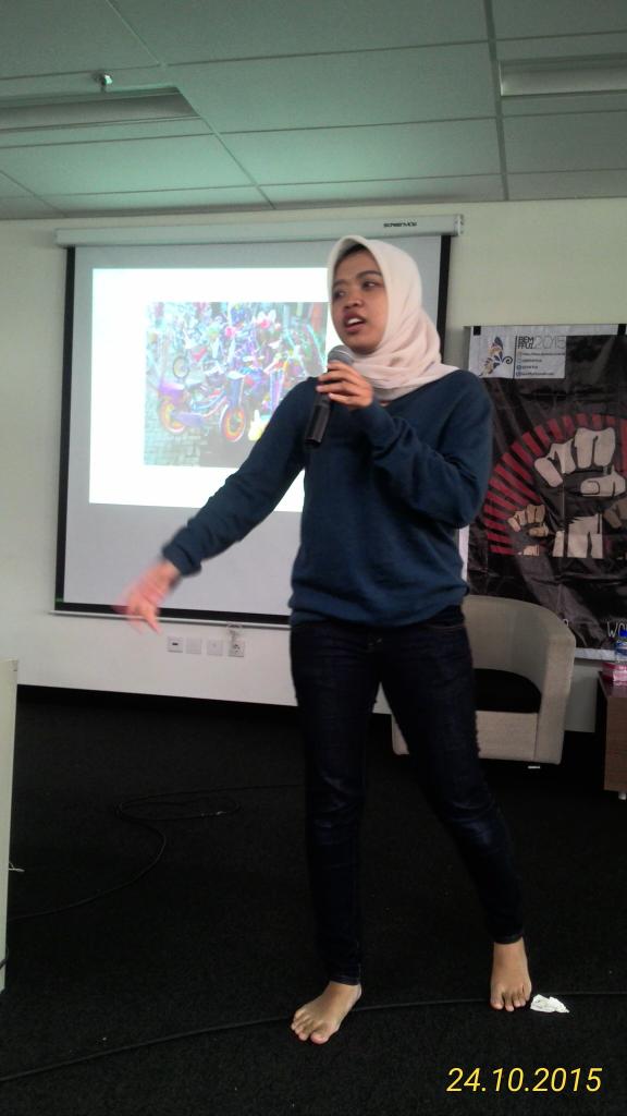 psdmBEMFFUI's tweet photo. Untuk presentasi BEM, sesi pertama dari Bidang Seni dan Budaya dan dilanjutkan dengan feedback dari Kadept Senbud https://t.co/LMbZVKlle5