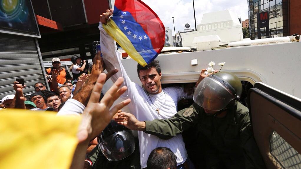 alexandrafranco's tweet photo. A Confesión de parte relevo de pruebas!   Libertad para todos los Presos Políticos!   https://t.co/cqzJTgghSZ https://t.co/XGFWVxZswQ