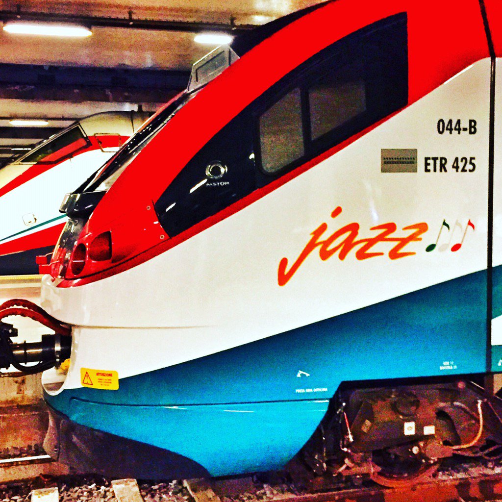 RotemSivan's tweet photo. Taking the Jazz Train back home to NYC! #ColTrain https://t.co/8TYkLISiPE