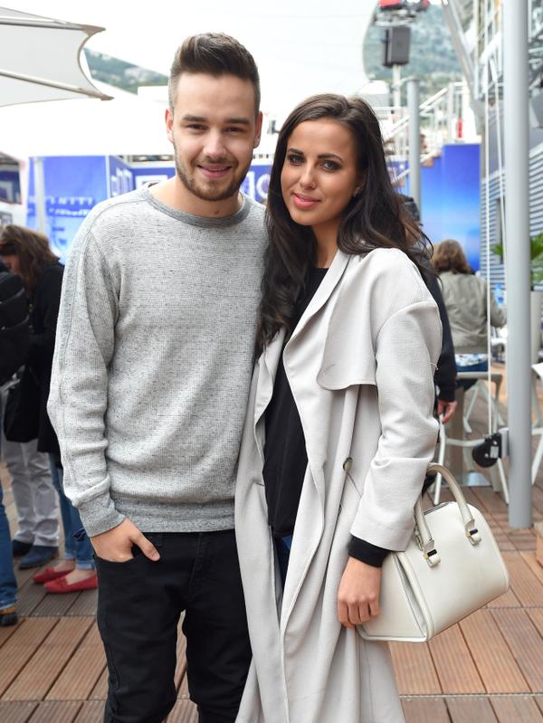 taegiless's tweet photo. THEYRE WILL ALWAYS BE MY PARENTS😭😘💚 #EMABiggestFans1D https://t.co/db39liRA8Q