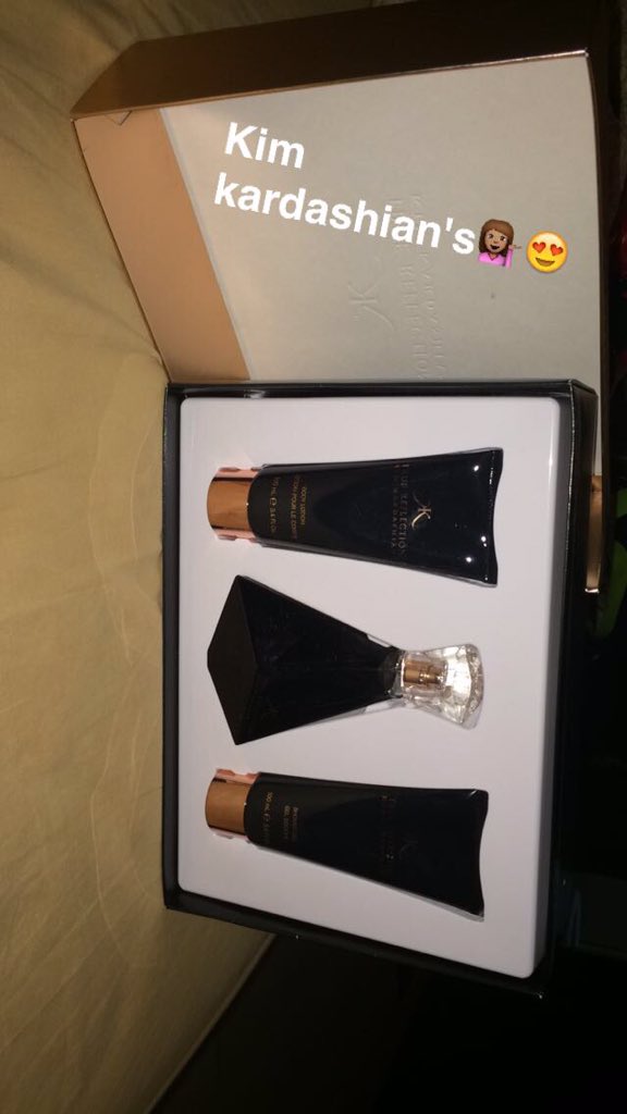 randdAyyBee's tweet photo. @KimKardashian Got your perfume set #truereflection https://t.co/iJfnulsQHv