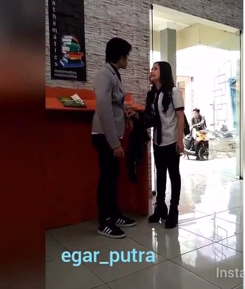 hanifumboh's tweet photo. Digo : diem gak diem, eh cukup, ehhh apaan sih,kok gitu nangis nya wkakaka .. gemeshh liat prillly nangis gitu :'D https://t.co/FuO90Wt4A9