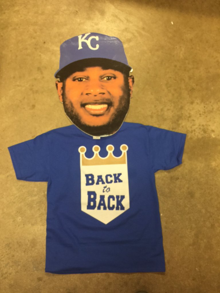 KayKlay's tweet photo. #bakc2bakc #Royals #KC #kayklay #ForeverRoyal #kcblovesyou #strangemusic who wants one $$20 bucks https://t.co/3u3n87ZPQ9