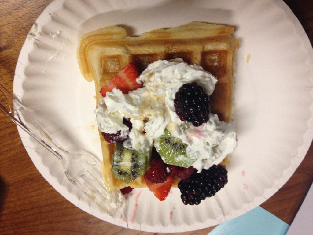 bjornishungry's tweet photo. Late night waffles at #bvphackathon! https://t.co/bnYN3znyMm