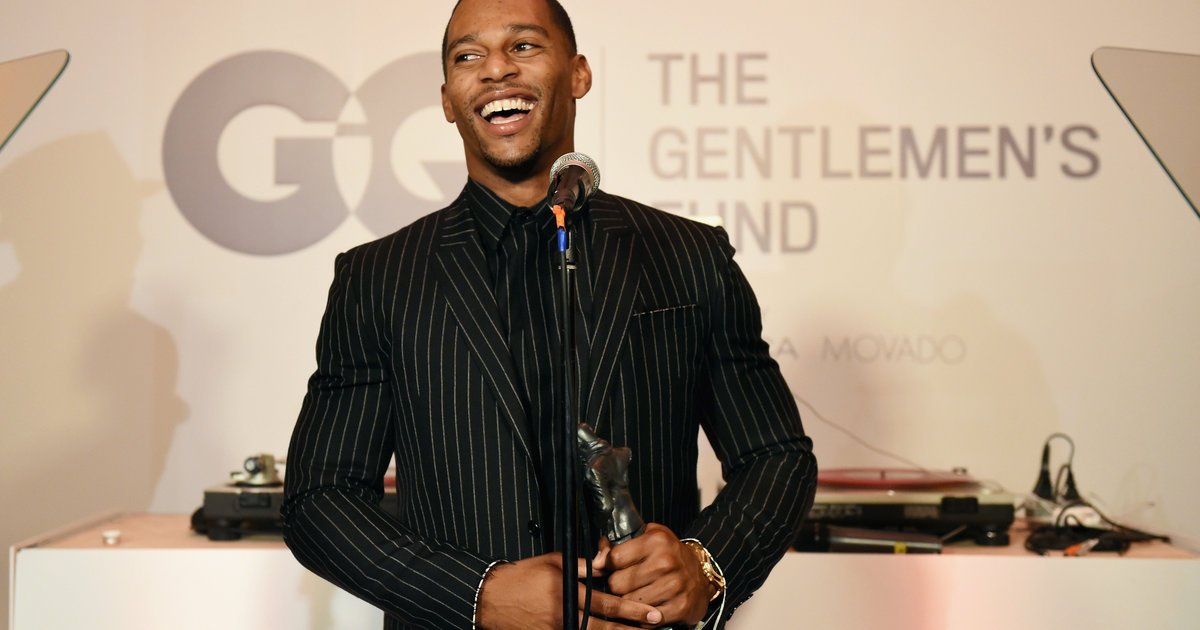 Victor Cruz knows better than to be naked in an NFL locker room huff.to/203xgp8