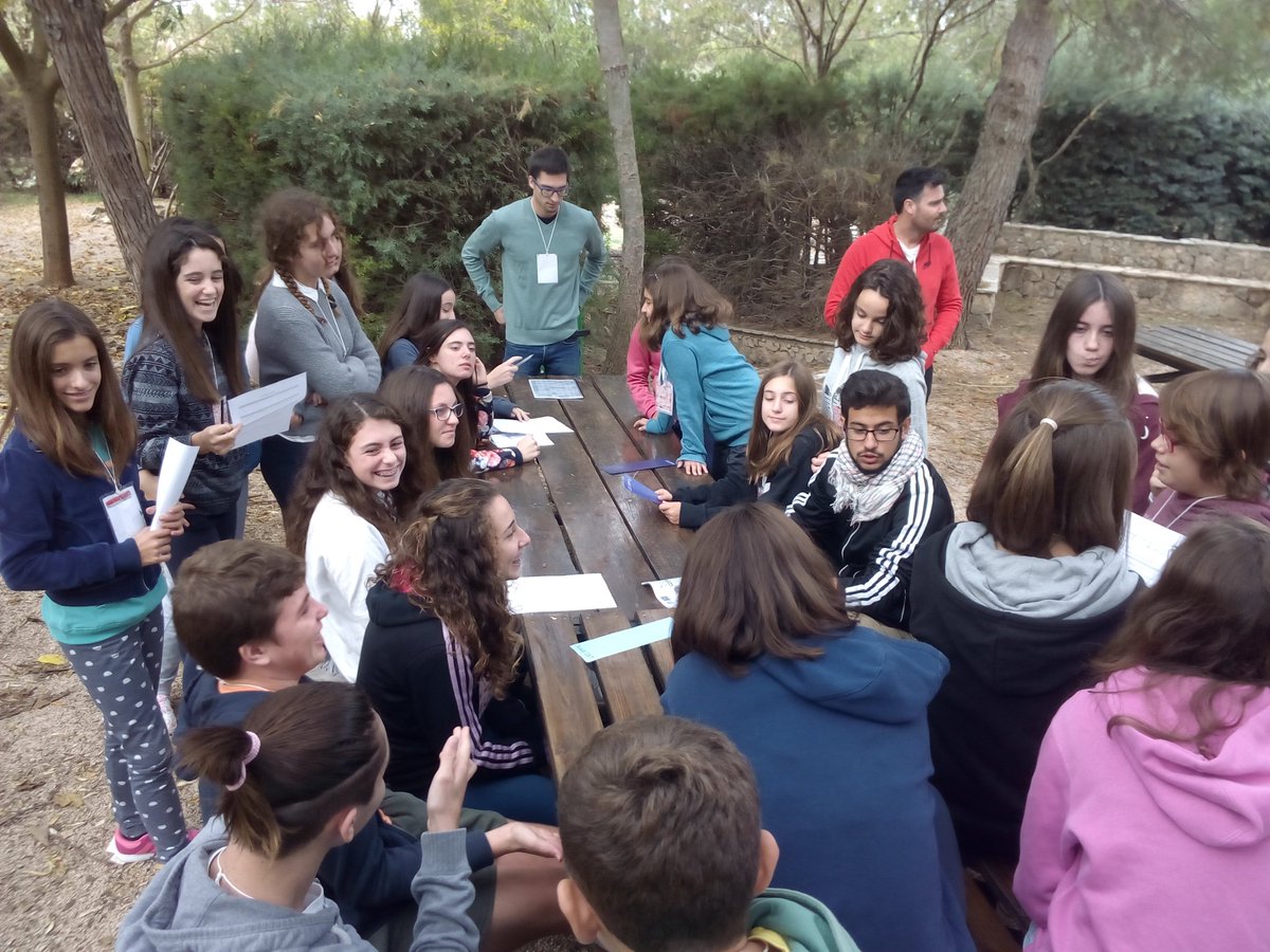 EncuentrosInter's tweet photo. Taller del Respeto. Parte 1: Test de colores #YoSoyTu https://t.co/9jfEDSQnWd