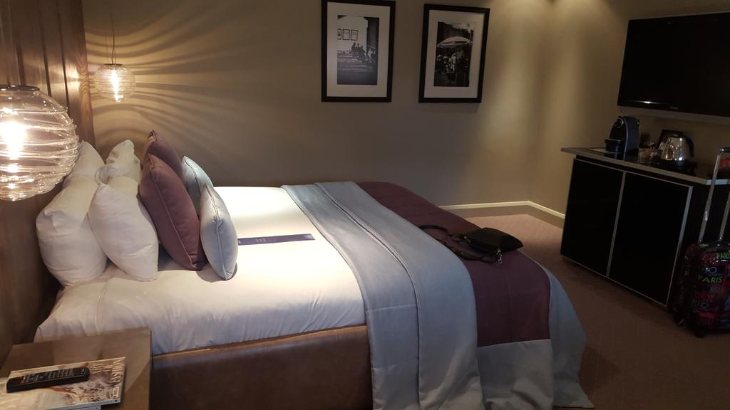 SunderlandSuper's tweet image. A good start to our Elf day! Free upgrade to business class! #happyadmin