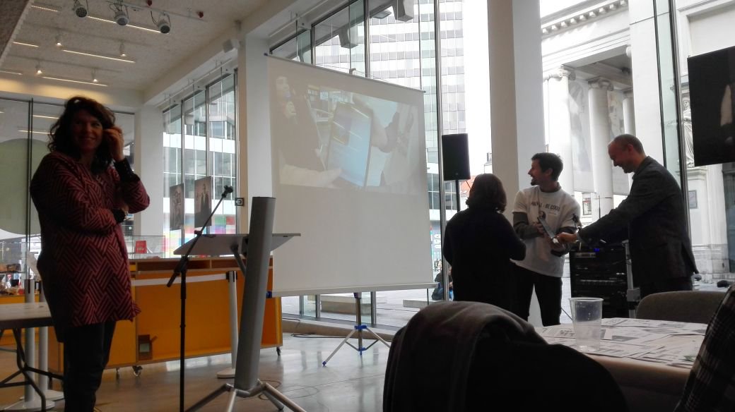 CoderDojoBru's tweet image. #Coderdojo B(XL) show & tell met @BiancaDebaets @Muntpunt kids coding talent @SmartCityBru