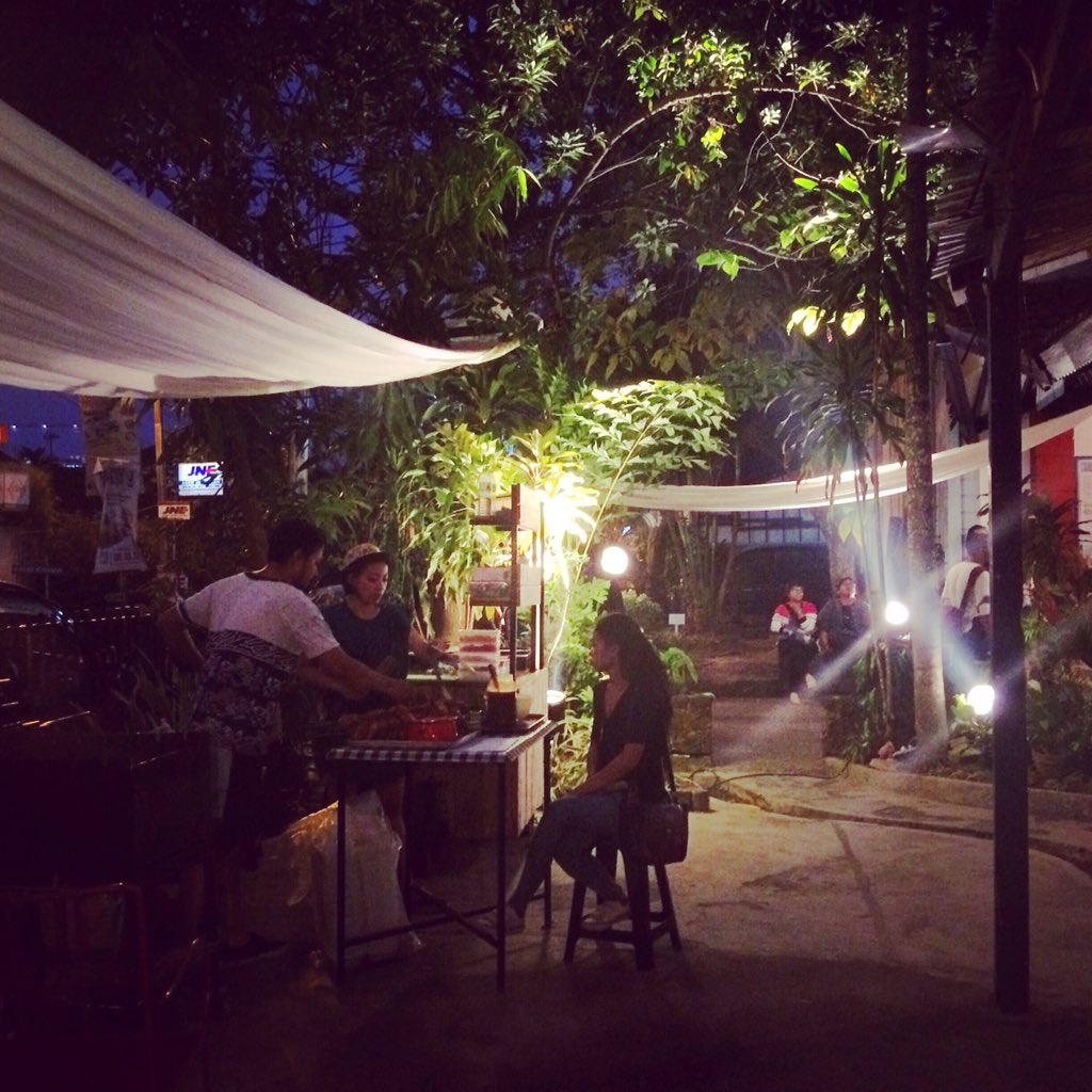 Sudut IFI malam ini menunggu session 4 #kolektifsimamat :)