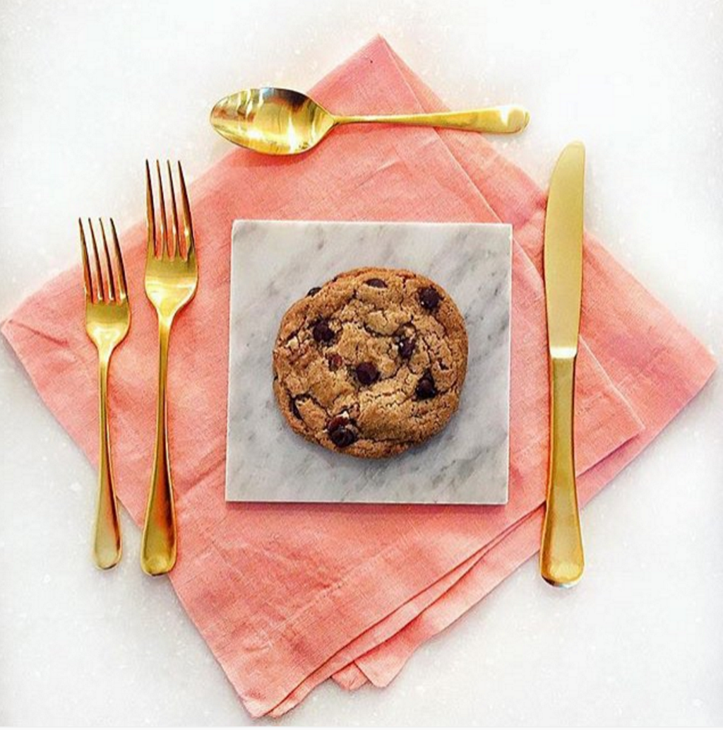 ELLEmagazine's tweet photo. Just Looking at Food on Instagram Could Make You Gain Weight https://t.co/ffORl4pu2M https://t.co/HQPFCClXun