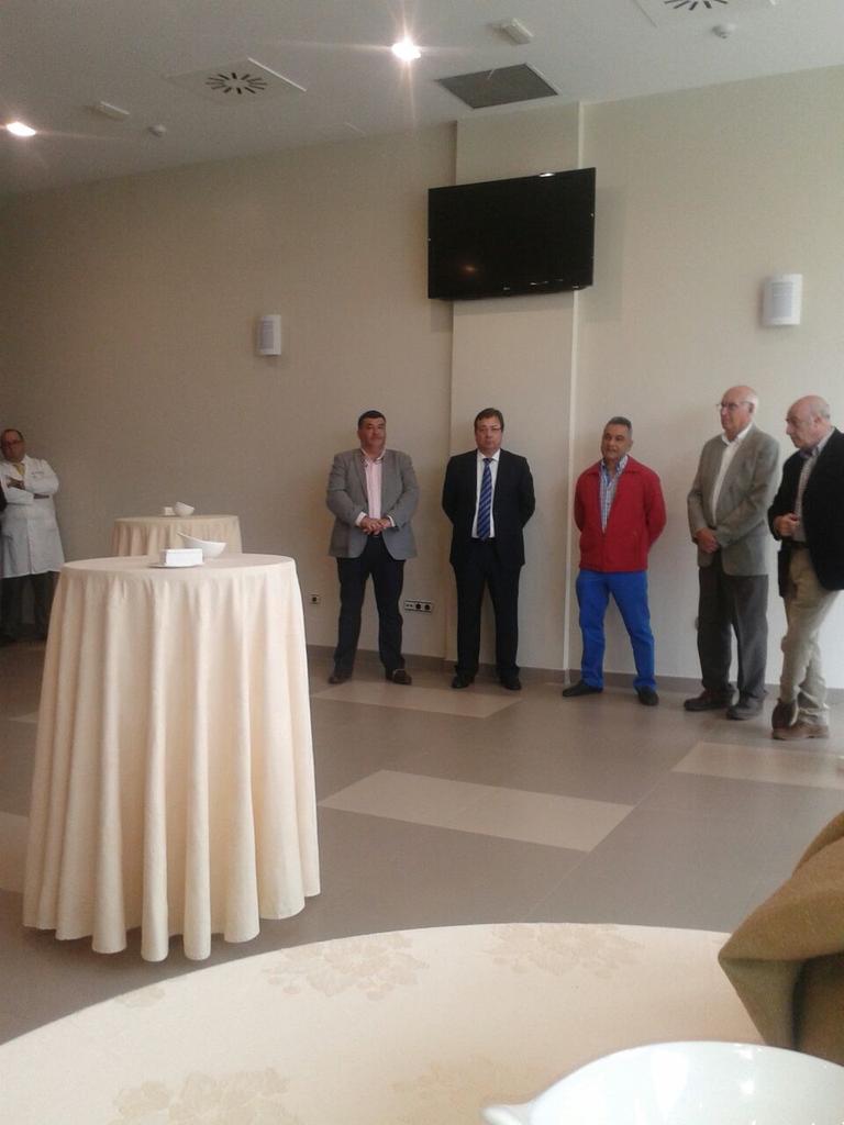 BodegasRomero's tweet photo. Bonito y merecido dia de homenaje a nuestra apreciada y querida #uva #EvaBeba ayer en Merida. https://t.co/1I0jEGCmos