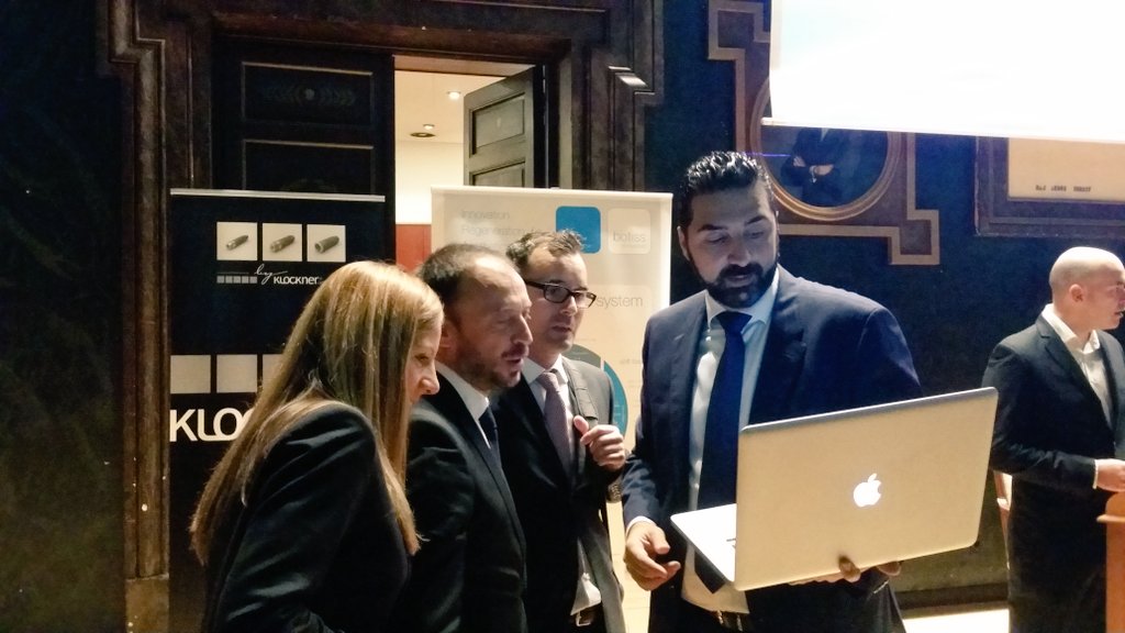 EMarti_KLOCKNER's tweet image. Momentos previos al #3erbtd con Dr. Pablo Galindo y su primera diapositiva! #klocknerimplantsystem #botiss