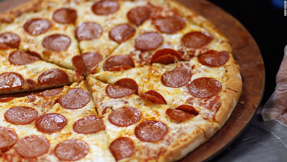 CraigDelp's tweet photo. Mmm, #pepperoni! Addicted to #comfortfood? Read this:  https://t.co/nEemb0lOWr .@cstorrs https://t.co/OnAdu9TkgK