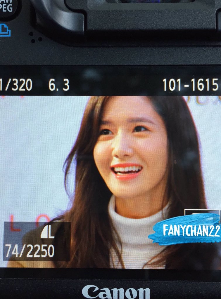 [PIC][24-10-2015]YoonA tham dự buổi fansign cho thương hiệu "LOVCAT" vào chiều nay - Page 6 CSEOxTGUkAASHoc