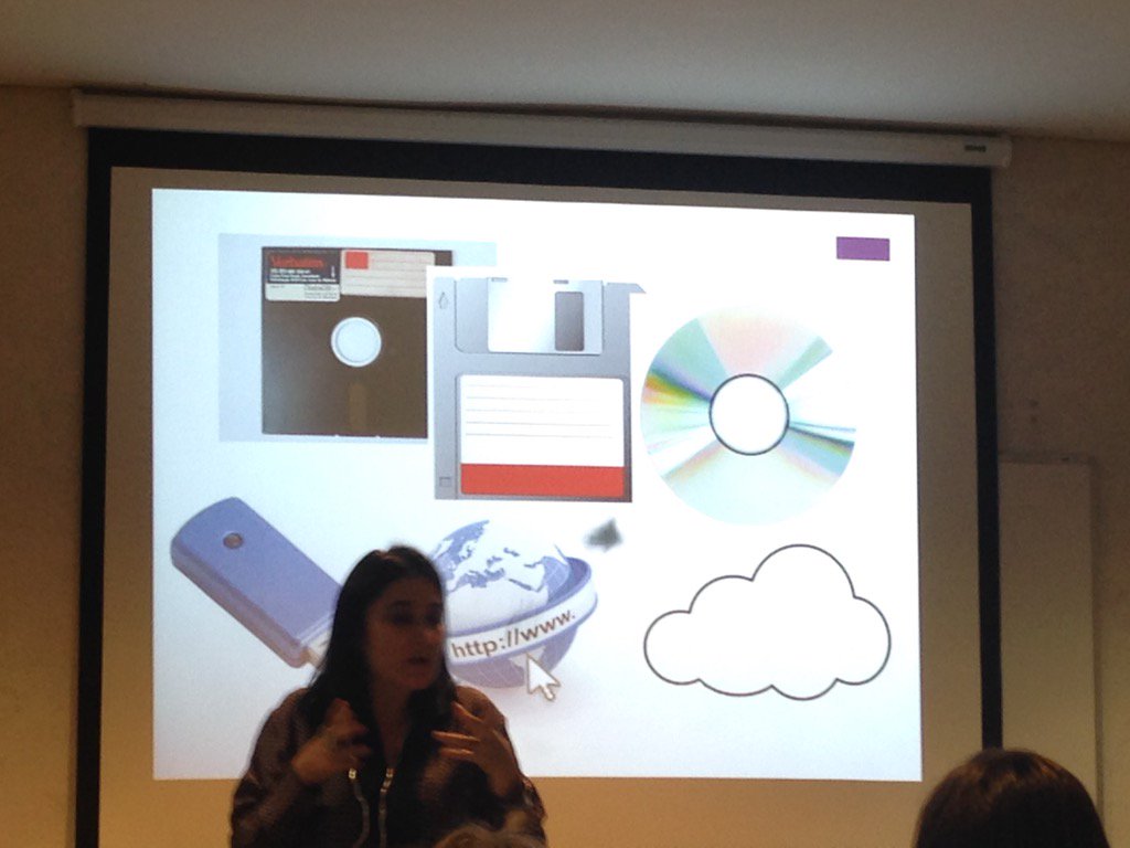 CINEO2015's tweet photo. Rosa Estopà parlant de la detecció i extracció dels neologismes https://t.co/MSkYwiNFWe