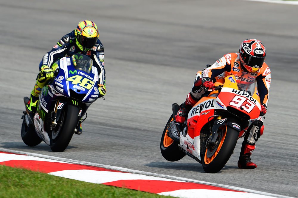 JesSanSan's tweet photo. Empezó el pique en Argentina, siguió en Assen. Tras Phillip Island, en Sepang hemos abierto "La Caja de Pandora"...! https://t.co/EsXqZCoM1S