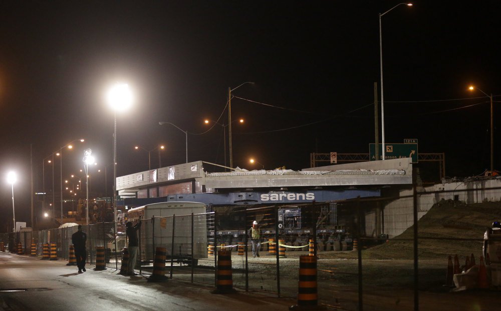 wildfiremike's tweet photo. PHOTOS: Qway/417 #RapidReplacement @ Kent St. this weekend. Re-opens 5am Mon. #ottnews #ottcity #otttraffic #Ontario https://t.co/X9a2RI8wCa