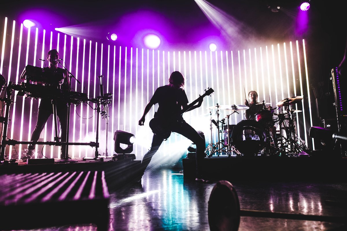 bmthofficial's tweet photo. Thank you, LA. ☔️

📷 - @ashleyophoto https://t.co/7krPA3vY4m