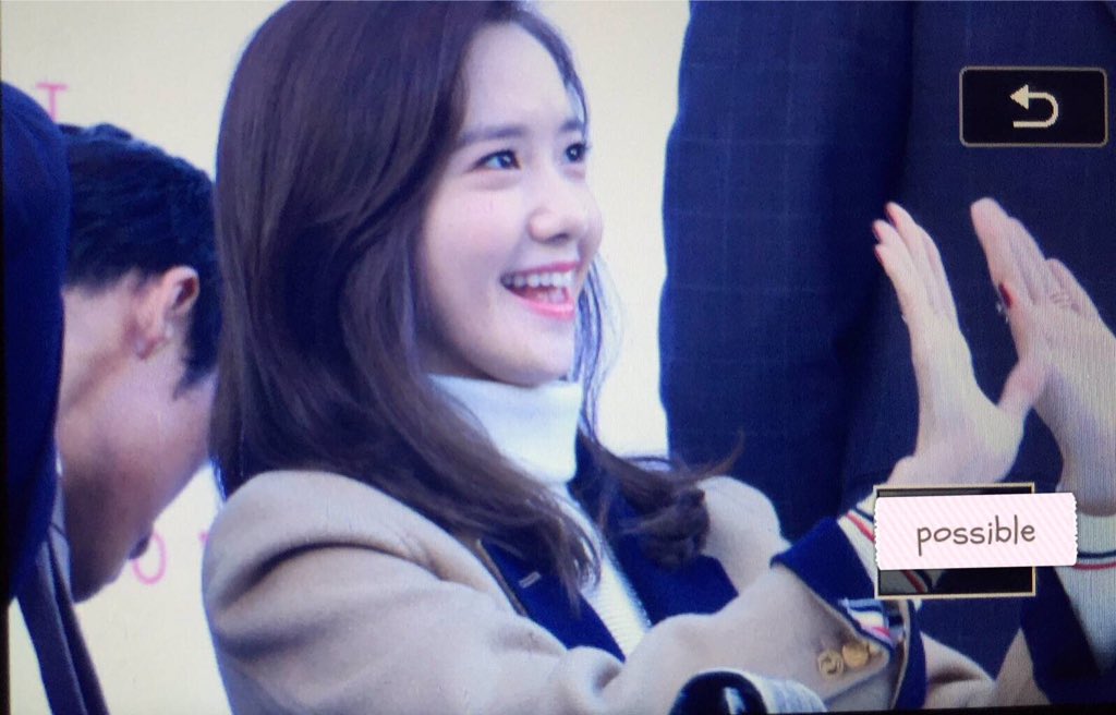 [PIC][24-10-2015]YoonA tham dự buổi fansign cho thương hiệu "LOVCAT" vào chiều nay - Page 3 CSESuO9UsAAv4xs