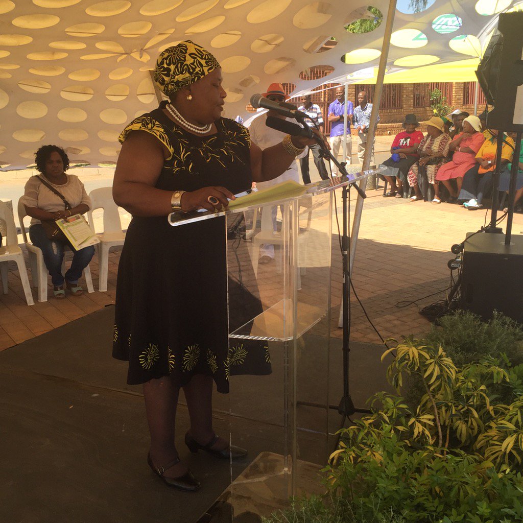 lolomokgobi's tweet photo. The official opening of #maundesquarepark is part of the @CityTshwane broader plans of #2parksperward https://t.co/ucoYIvWAjD