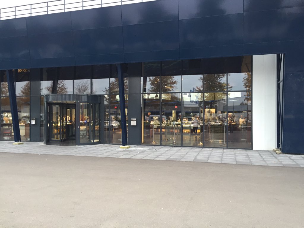 VandenBergCees's tweet photo. Bijzonder en super gaafffff 
#Schmits #Zeevis Rotterdam Aanrader https://t.co/BdKZY2DgXP