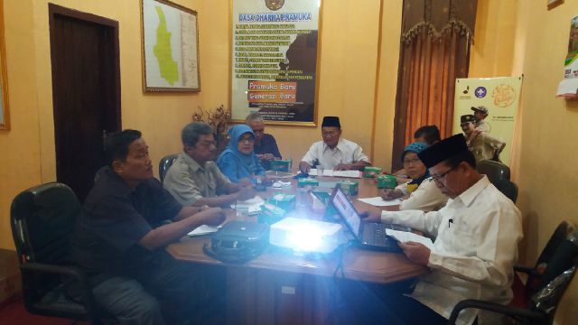 Dilanjutkan rapat pelatih dan panitia Kursus Managemen Kwartir (KMK) 2015 smgttt