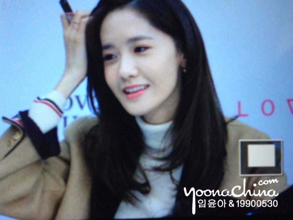 [PIC][24-10-2015]YoonA tham dự buổi fansign cho thương hiệu "LOVCAT" vào chiều nay - Page 6 CSEViU1VAAApiZt