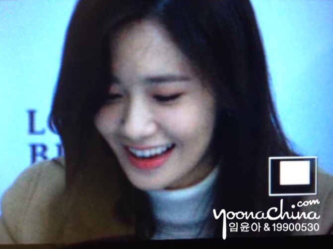 [PIC][24-10-2015]YoonA tham dự buổi fansign cho thương hiệu "LOVCAT" vào chiều nay - Page 4 CSEVn5BUkAA7iFi